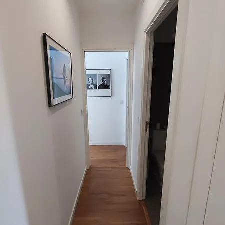 T1 Balcony W River Views, R Cardiff, 아파트 *